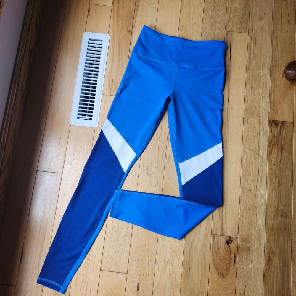 (4) Zyia Active leggings
